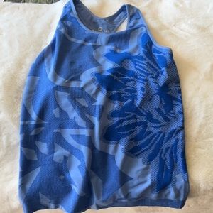 90 Degree By Reflex Blue Floral Athletic Tank with built in bra